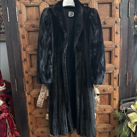 SAGA Mink Ranch Full Length Coat/ pockets, HENIG Furs, Excellent New Condition - Picture 1 of 13